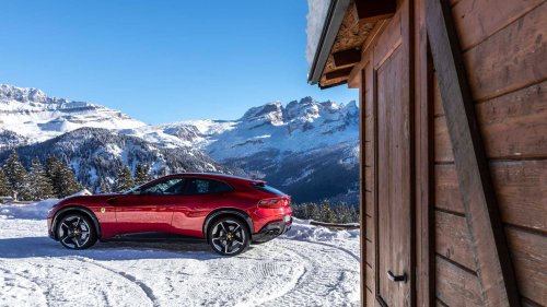 Ferrari podría crear un Purosangue V12 aún más potente