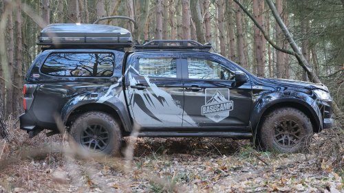 El pick-up con ducha y tienda en el techo que recorrió 5 países en 10 días