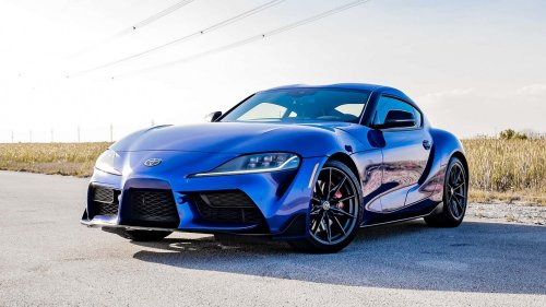 Man’s Toyota Supra Runs Out of Gas. Then He Notices Something Strange When Filling Up