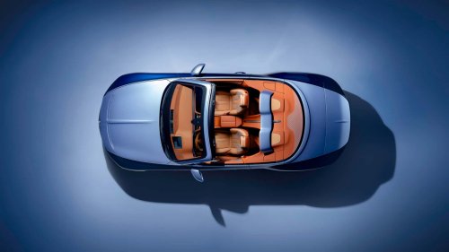 Un descapotable a medida con motor W12 y detalles hechos a mano