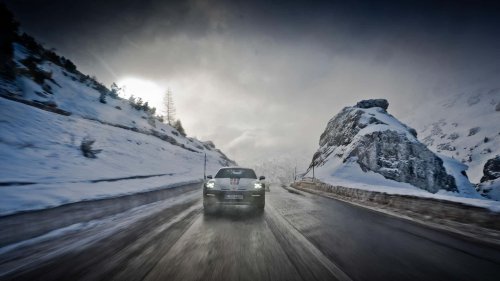 El Porsche 911 Dakar se toma unos días de descanso en los Dolomitas