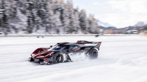 Bugatti Took Its Best Hypercars Ice Drifting. It's Pure Cinema