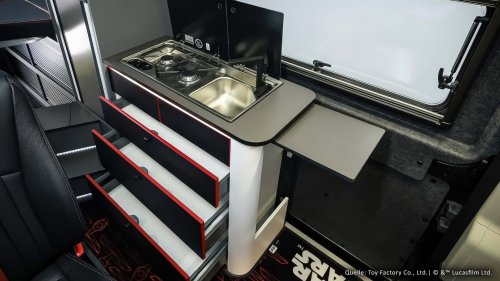 Offizieller Star-Wars-Camper: Darth Vaders Todesstern auf Rädern