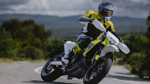 Husqvarna actualiza sus motos 701 de enduro y Supermoto para mejorar el control