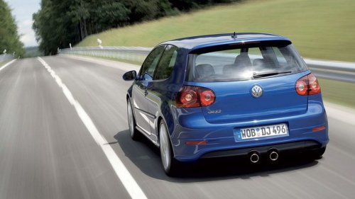 Bos Bugatti Memiliki dan Mengendarai Volkswagen Golf R32
