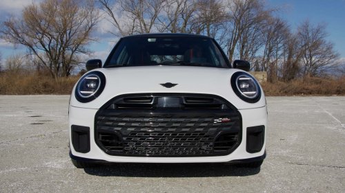 'Why Is There a Rope Here?:' Woman Gets Mini Cooper as Loaner. Then She Tries to Use the 'PRNDL'