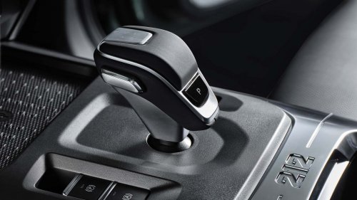 EMC 212, el interior y el maletero del nuevo todoterreno de gasolina