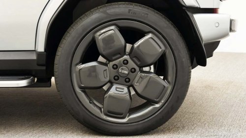 Diseño de todoterreno retro, hasta 211 CV y 4x4: rival del Toyota mini Land Cruiser