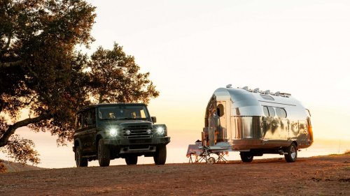 La Bowlus Frontier Edition es una caravana brillante y no sólo por el exterior