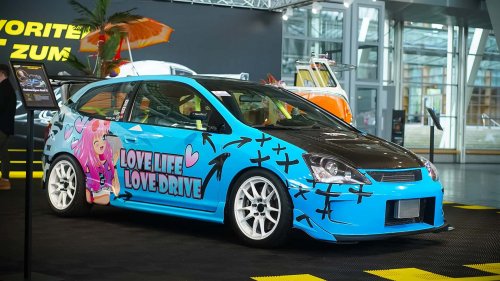 ¿Se convertirá este loco Fiat 126 de Polonia en un coche Hot Wheels?