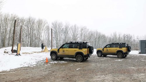 Defender Trophy 2026: Land Rover reaktiviert den Camel Klassiker