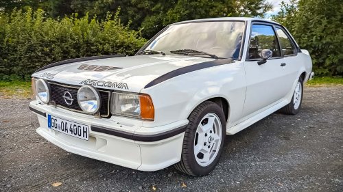 Au volant de l'Opel Ascona 400 Basis Groupe 4 de 1981