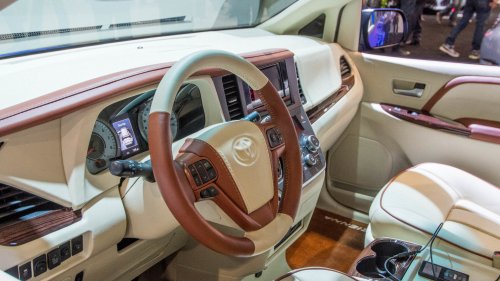 Texas Woman Trades '26 Honda Odyssey for '17 Toyota Sienna. So Was It a Fair Trade?