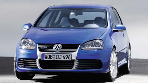 Bos Bugatti Memiliki dan Mengendarai Volkswagen Golf R32