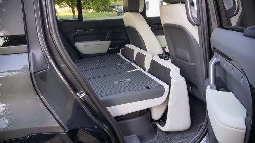 Land Rover Defender P300e im Test: Sanftmütiger Offroad-Gigant