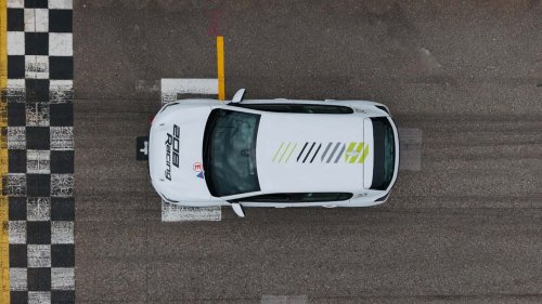 La 208 Racing TC6 : Peugeot Sport entre en piste