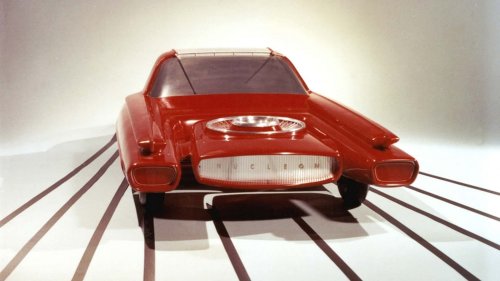 ¿Te atreverías a conducir un coche con un reactor nuclear?