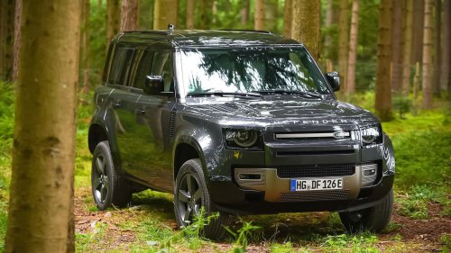 Land Rover Defender P300e im Test: Sanftmütiger Offroad-Gigant