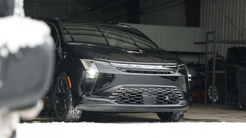 2027 Chrysler Pacifica Shows Off Its New Face