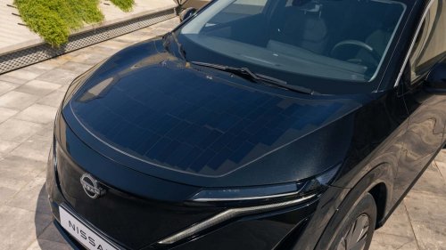 Nissan Ariya : Un concept-car équipé de panneaux solaires dévoilé