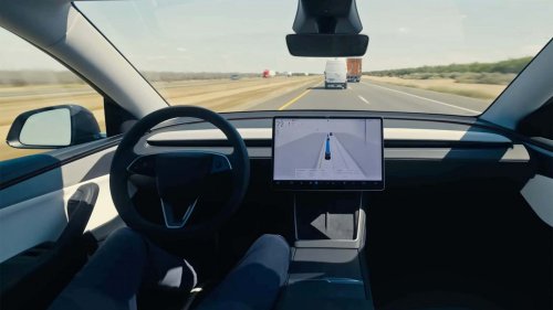Autopilot Tesla Makin Baik tapi Lebih Banyak Alami Kecelakaan