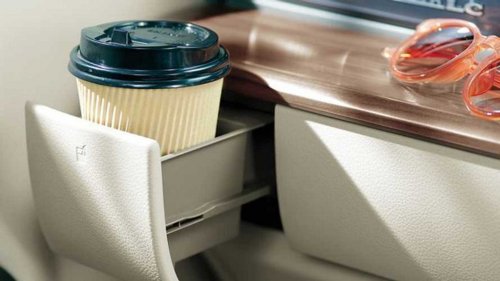 Retro, híbrido, Eco y por 10.000 euros: el urbano de Suzuki que no teme al Twingo