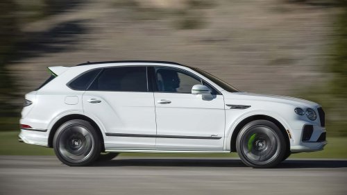 ‘My Mercedes Supposedly Has That': Traffic Light Expert Says Bentleys Can Predict When Lights Change Green. It Works—But How