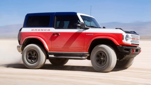 Carrocería 3 puertas y 335 CV para el todoterreno definitivo. ¿Quién dijo Land Cruiser o Wrangler?