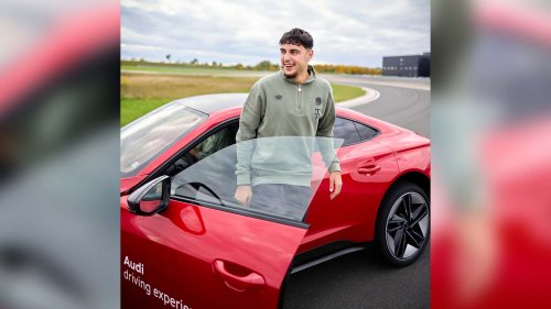 Audi übergibt dem FC Bayern neue Dienstwagen