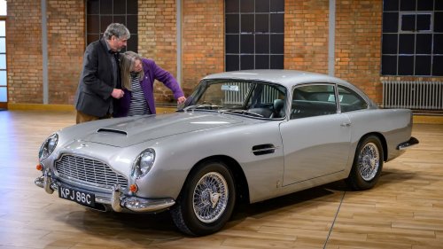 Este Aston Martin DB5 listo para el desguace vuelve a brillar como nuevo