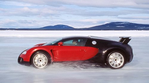 Un pilote d'essai de la Bugatti Veyron décrit le freinage à partir de 400 km/h