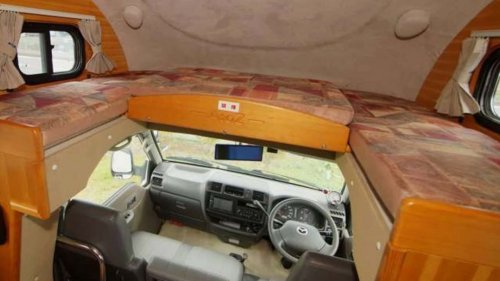 Las autocaravanas de ocasión en Japón molan: mira esta Mazda Bongo Camper