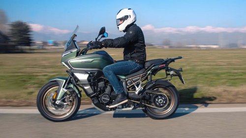 Esta olvidada marca británica de motocicletas ha vuelto y está asumiendo grandes riesgos