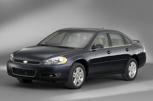 ‘Ford Should Put This in the Museum:’ Junkyard Worker Gets Ford Escape With Almost 600,000 Miles. Then He Peels Back Paint Layers