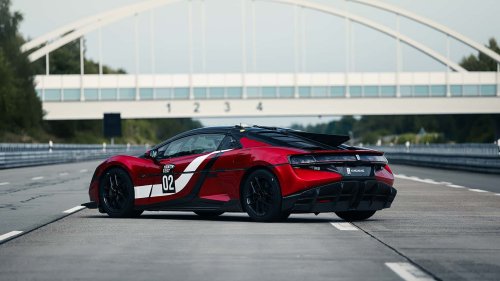 La Chinoise qui bat Bugatti atteint 496 km/h