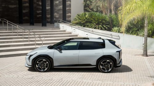 Kia EV4, primera prueba del compacto coreano fabricado en Europa