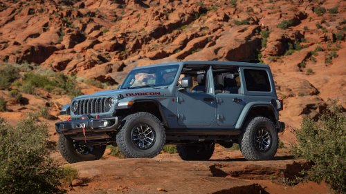 Jeep Driver Goes to Florida Target. Then She Sees One of Those Red Balls On the Loose, Wreaking Havoc In the Parking Lot