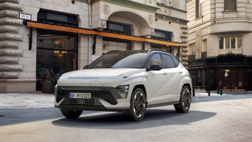 Suzuki e-Vitara vs. Hyundai KONA, comparativa de SUV orientales
