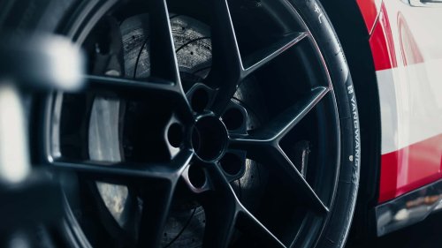 La Chinoise qui bat Bugatti atteint 496 km/h