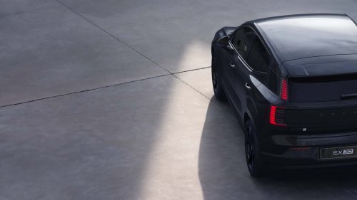 La Volvo EX30 se pare entièrement de noir avec l'édition Black Edition