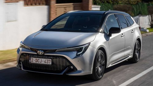 Sólo 4,5 l/100 km y 598 litros de maletero: el mejor Toyota para familias