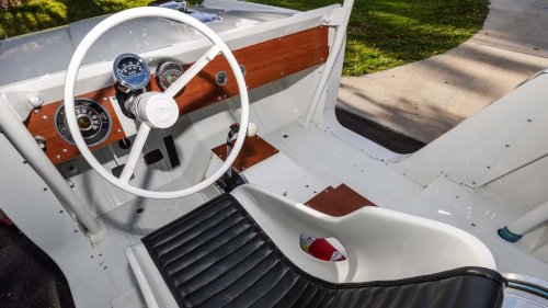 Un Ford Bronco sin frenos delanteros sale a subasta