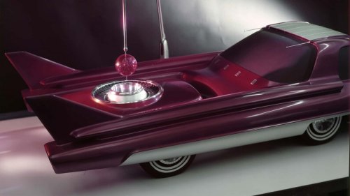 ¿Te atreverías a conducir un coche con un reactor nuclear?