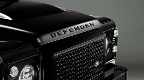 Land Rover Spends 300 Hours Painting a Classic Defender V-8