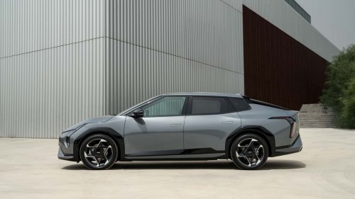 Kia EV4, primera prueba del compacto coreano fabricado en Europa