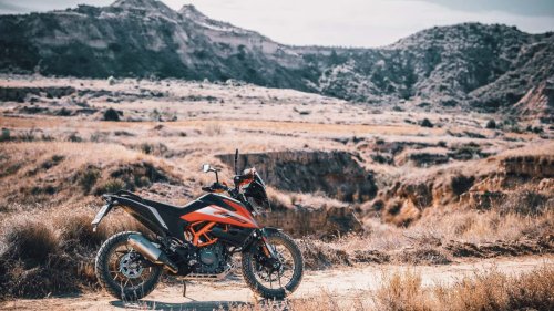Llamada a revisión para las KTM 390 Adventure, Husqvarna Vitpilen y Svartpilen