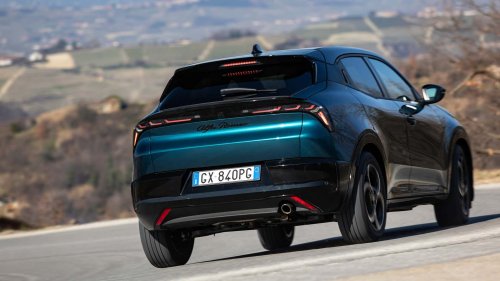 Alfa Romeo Junior Ibrida Q4, la prueba de consumo real del mild hybrid 4x4