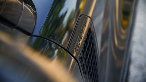 Land Rover Defender P300e im Test: Sanftmütiger Offroad-Gigant