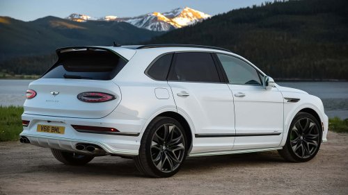 ‘My Mercedes Supposedly Has That': Traffic Light Expert Says Bentleys Can Predict When Lights Change Green. It Works—But How