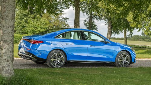 Mercedes-Benz CLA 2025: conducimos la cautivadora berlina